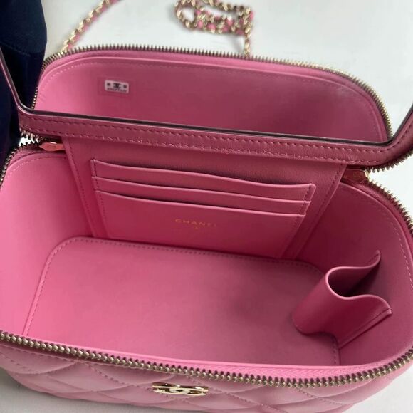 Chanel Women Pre-Loved Bag Very Good Condition - Picture 9 of 9